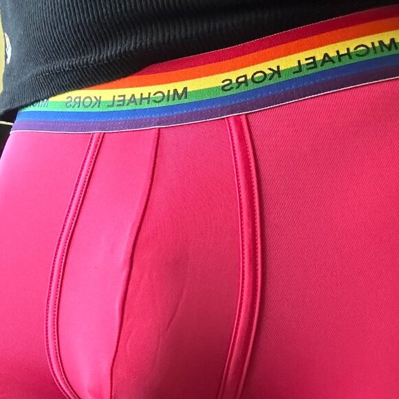 NWT authentic MICHAEL KORS Fuchsia PERFORMANCE Poly TRUNKS Size M - Picture 1 of 6